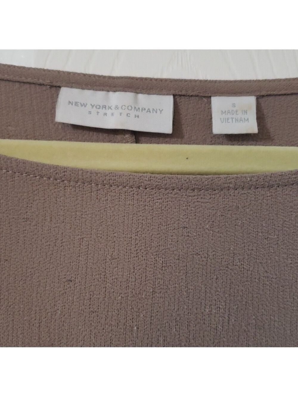 Tan blouse - Picture 3 of 7